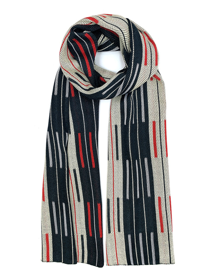 Doublé scarf a tribute to Anni Albers